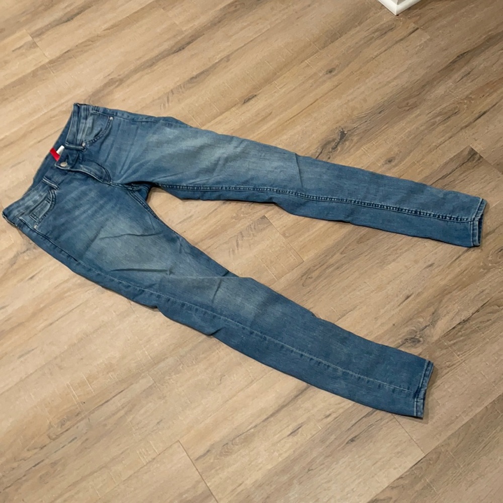 Divided H&M skinny jeans women’s size 4.